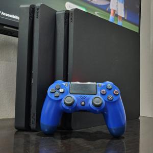 PS4 Slim with Preinstalled Games, Playstation 4